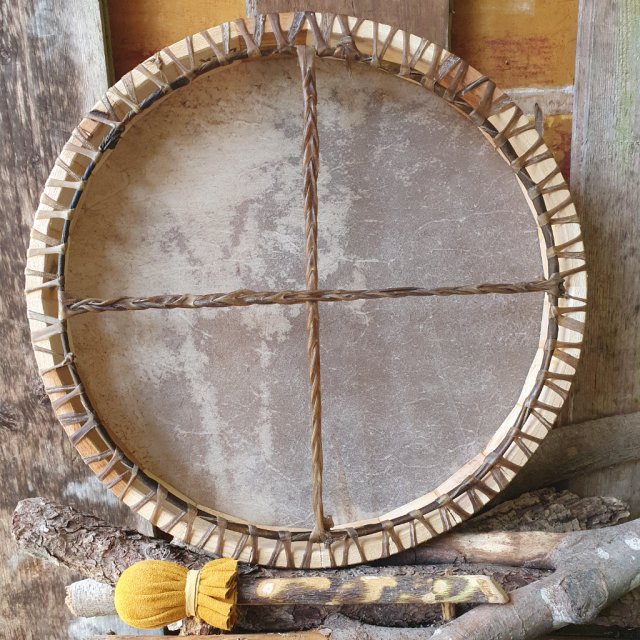Tambour chamanique en cuir, ornement artisanal fait à la main